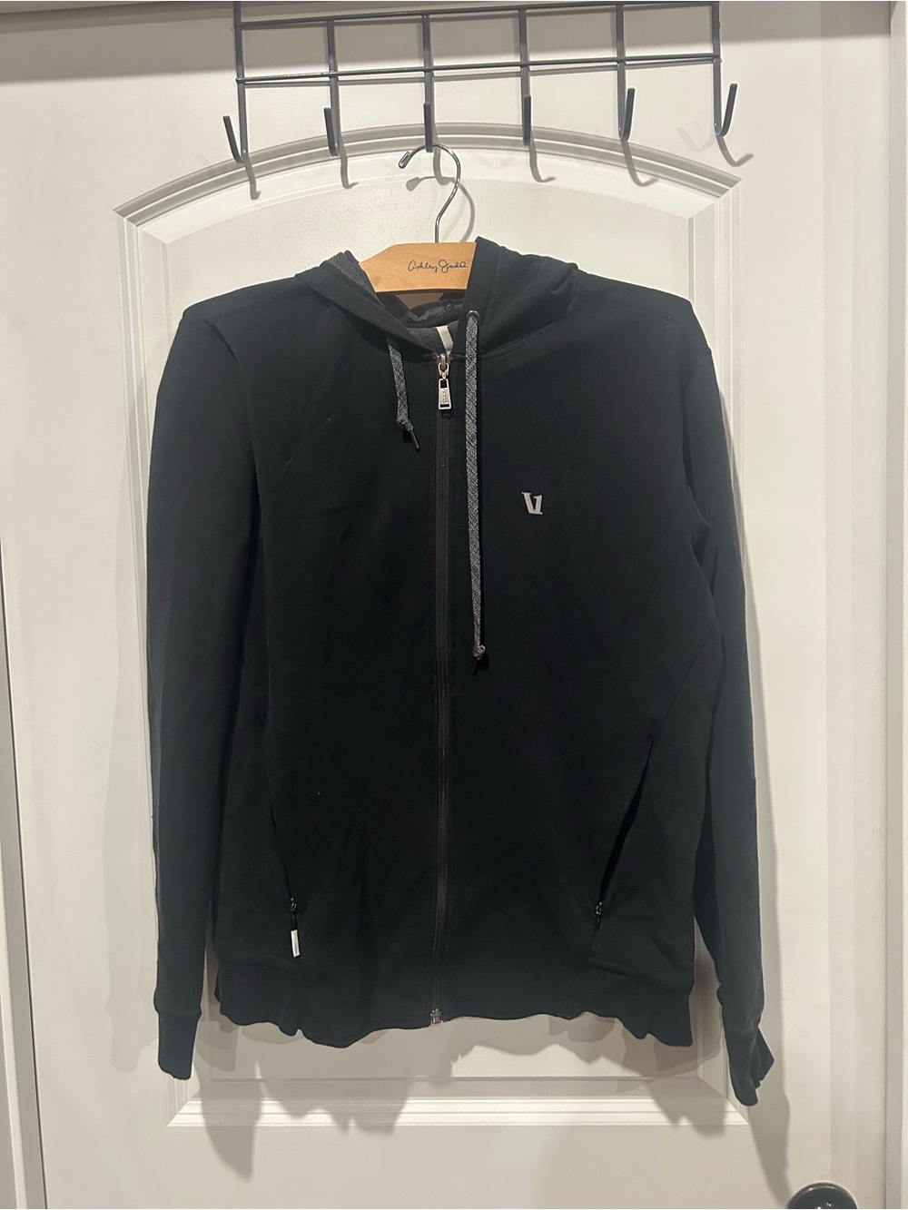 Vuori Dark Gray Logo Tee